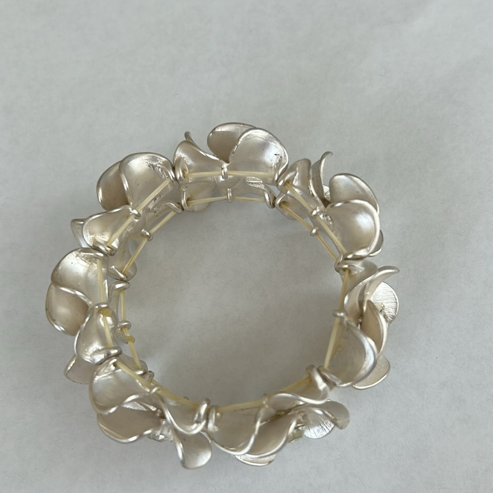 Costume Jewelry Bracelet - Picture 8 of 9